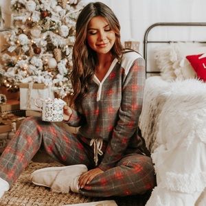 Magnolia Boutique ‘Noelle’ red plaid pajama set